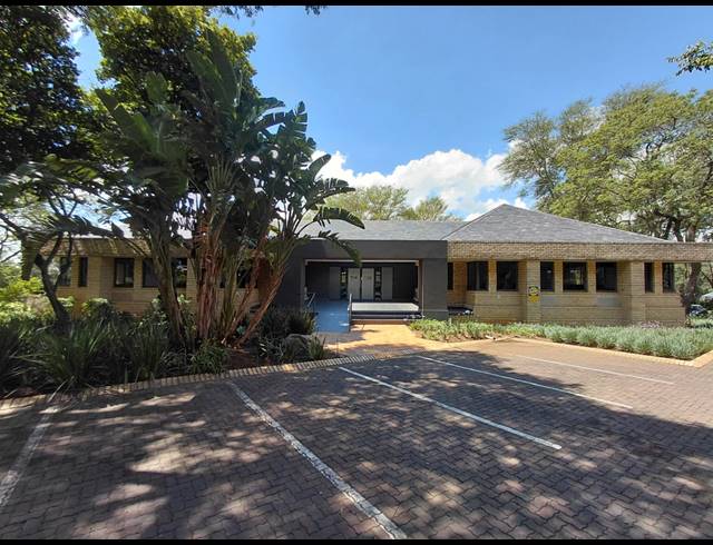5,745M² OFFICE FOR SALE IN BRYANSTON